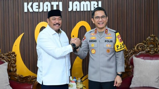 Kapolda Jambi Datangi Kejaksaan Tinggi Jambi, Ada Apa ?